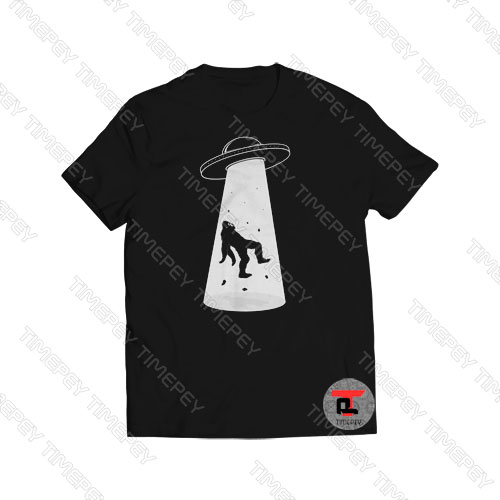 Bigfoot UFO Alien Abduction Funny Retro Viral Fashion T Shirt