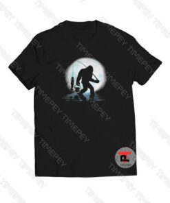 Bigfoot go fishing under moon Viral Fashion T Shirt